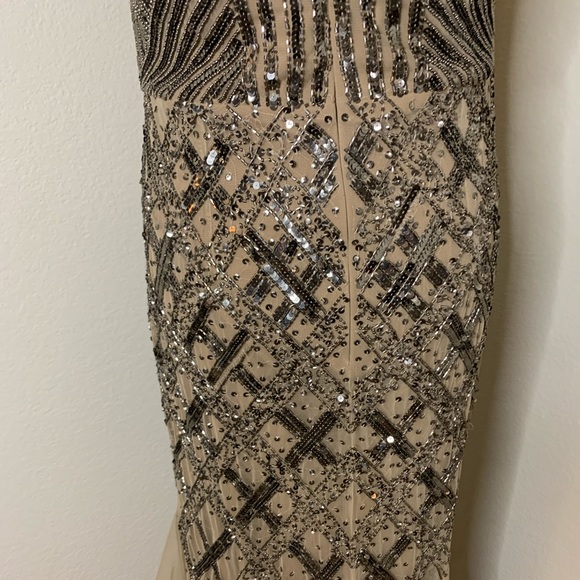 Adrianna Papell Cap Sleeve Beaded Gatsby Gown - Picture 11 of 16